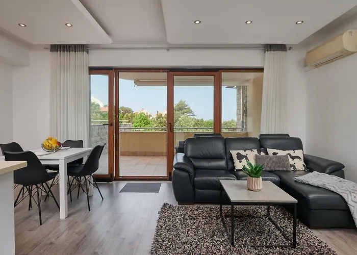 Lucia Apartment Cavtat