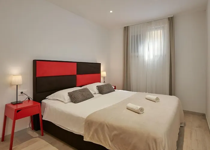 Lucia Apartment *