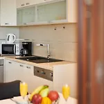 Lucia Apartmán *