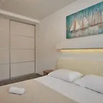 Lucia Apartmán