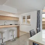 Lucia Apartmán *