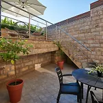 Lucia Apartmán