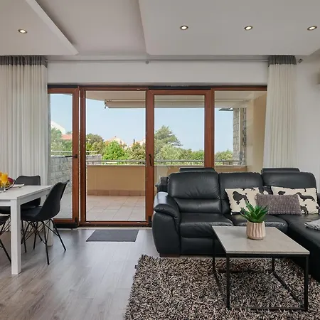 Lucia Apartment Cavtat
