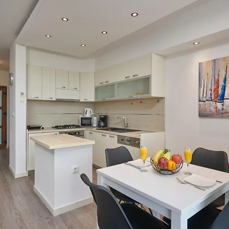 Lucia Apartment *