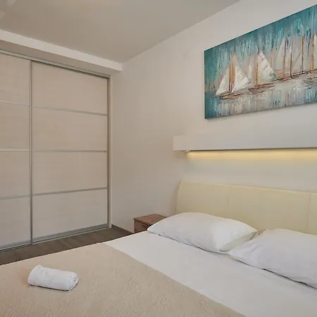 Lucia Apartment