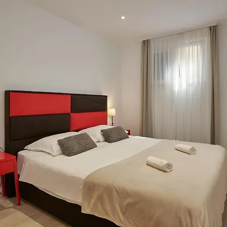 Lucia Apartment *